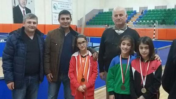 Çamlıhemşin Atatürk Ortaokulu Masa Tenisi Turnuvasından Başarıyla Döndü